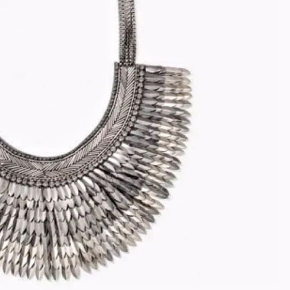Stella & Dot Pegasus Bib Necklace Silver Limited Edition - Picture 7 of 9
